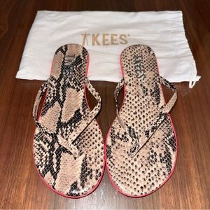 TKEES flipflop sandals size 7